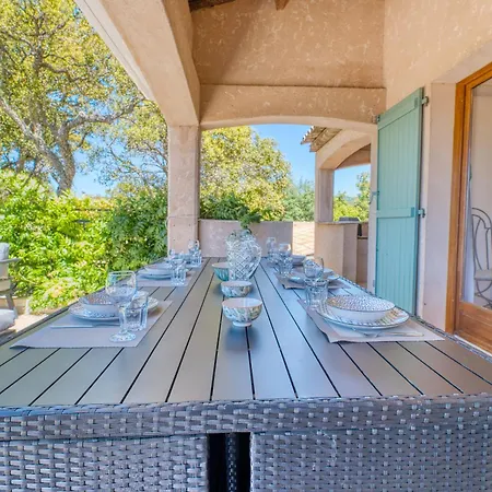 Villa Avec Vue Dans Le Golfe De Saint Tropez, à 15 Min à Pied, Calme Et Nature