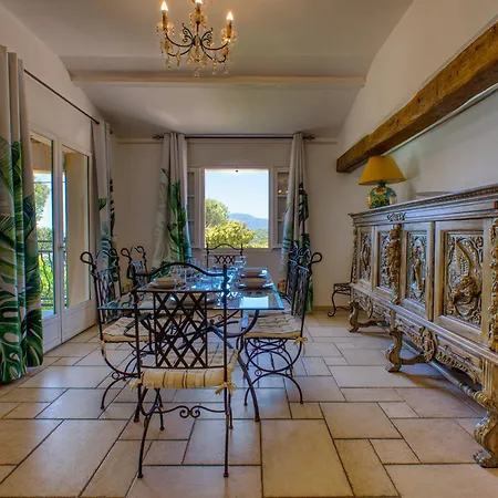 Avec Vue Dans Le Golfe De Saint Tropez, à 15 Min à Pied, Calme Et Nature Villa *