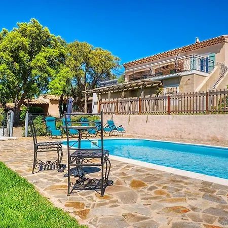 Villa Avec Vue Dans Le Golfe De Saint Tropez, à 15 Min à Pied, Calme Et Nature *
